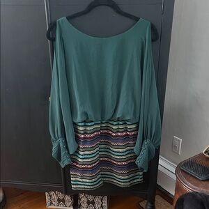 Elegant Vintage Green Women's Dress with Patterned Skirt